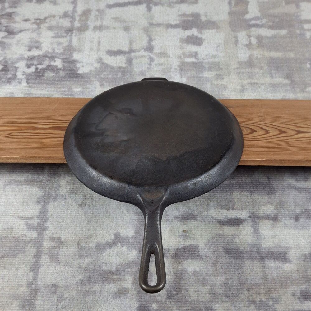 Wagner Ware Cast Iron 11.25" Skillet Griddle Pan Made In USA Flat Bottom
